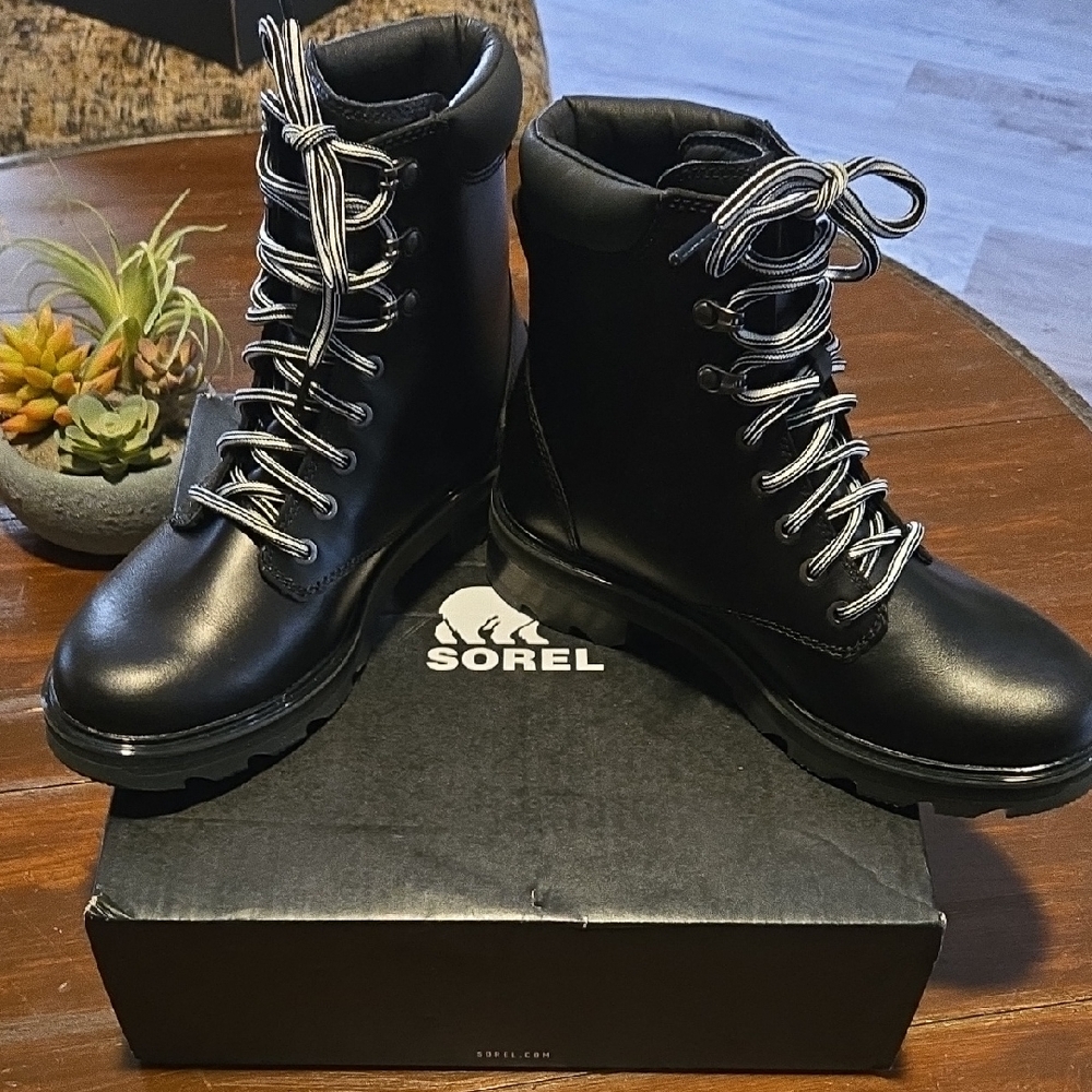 Sorel Black Lace-Up Women's Boots